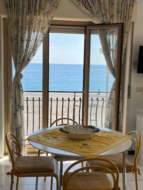 Casa Del Sole Apartment เลโตยานนี ภายนอก รูปภาพ